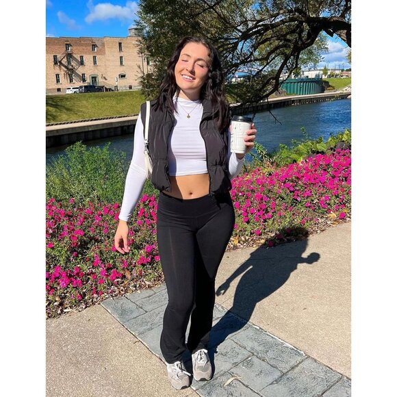 Women's Cropped Puffer Vest Nylon Polyester Stand Collar Sleeveless - Picture 3 of 7